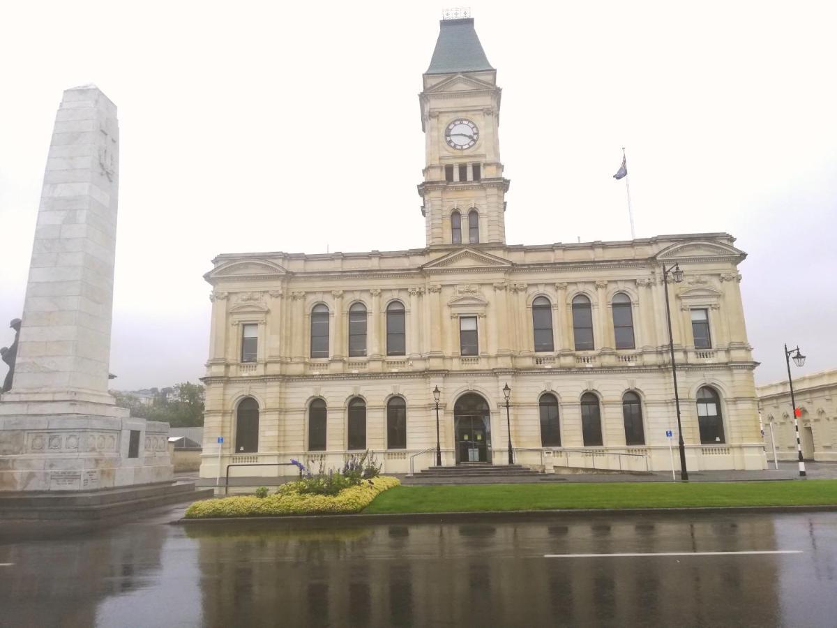 Empire Hotel Backpackers Oamaru Exterior photo